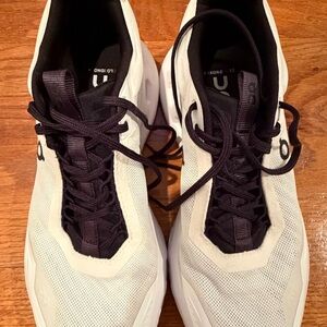 OnCloud CloudNova X White/Black Training Shoe. Size 8